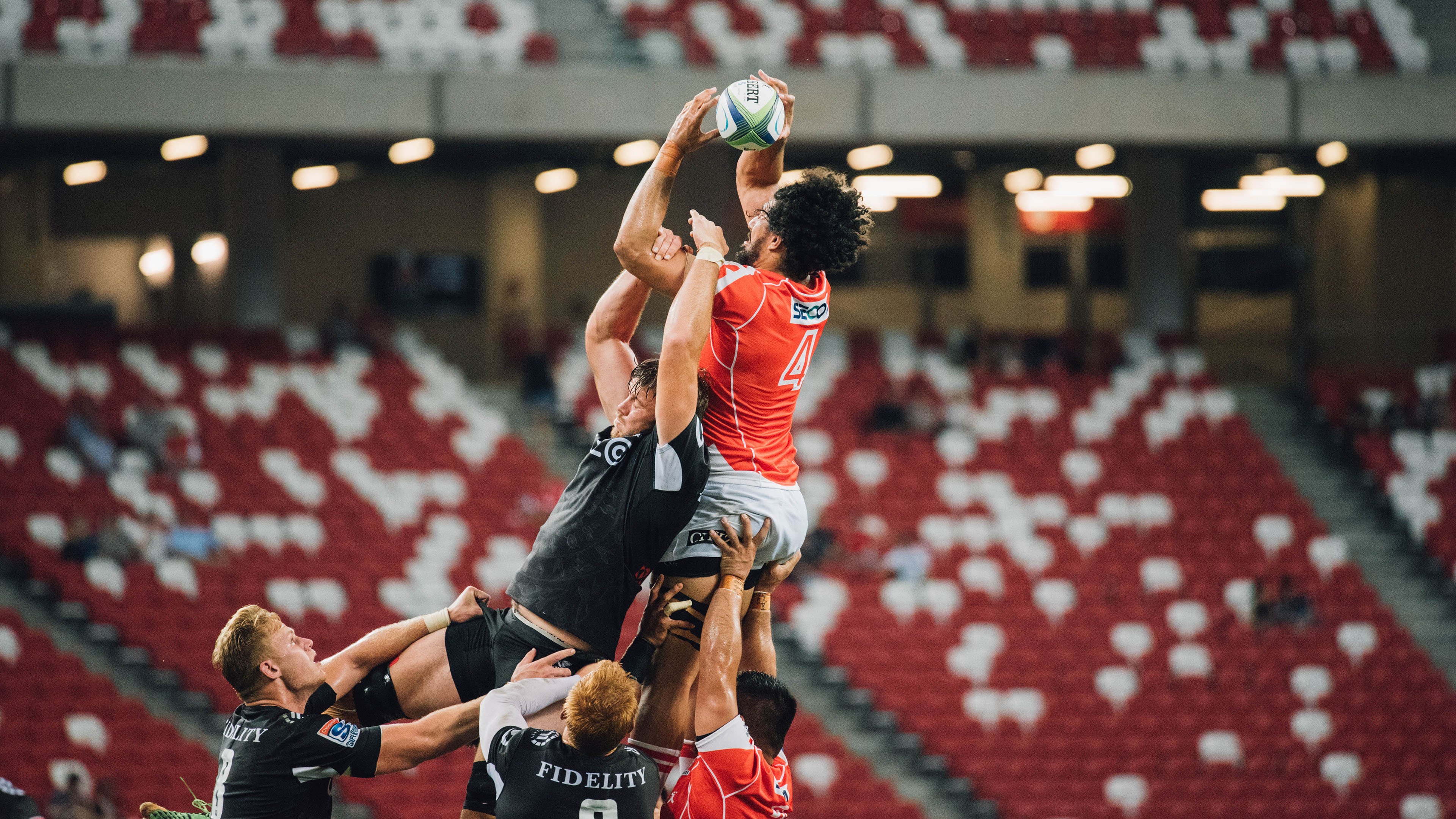 新西兰生死战取胜智利，当全黑精神在足球场咆哮